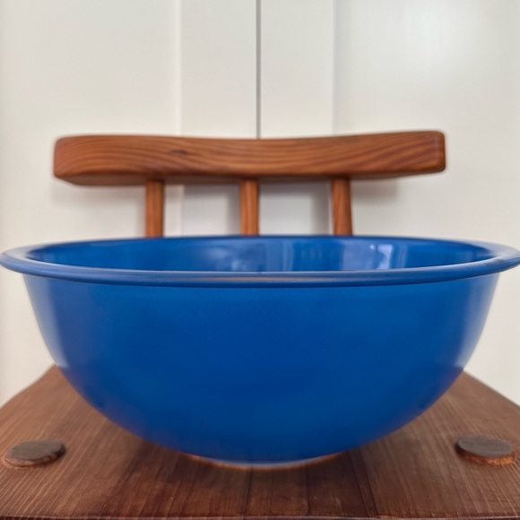 Pyrex | Kitchen | Vintage Large Blue Pyrex Clear Bottom Mixingbowl 326 ...